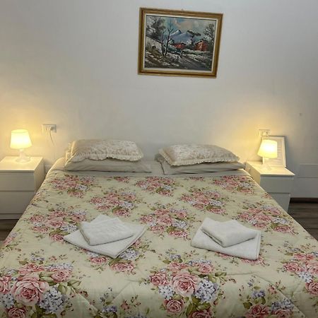 Отель Casa Viorica Анкона Экстерьер фото