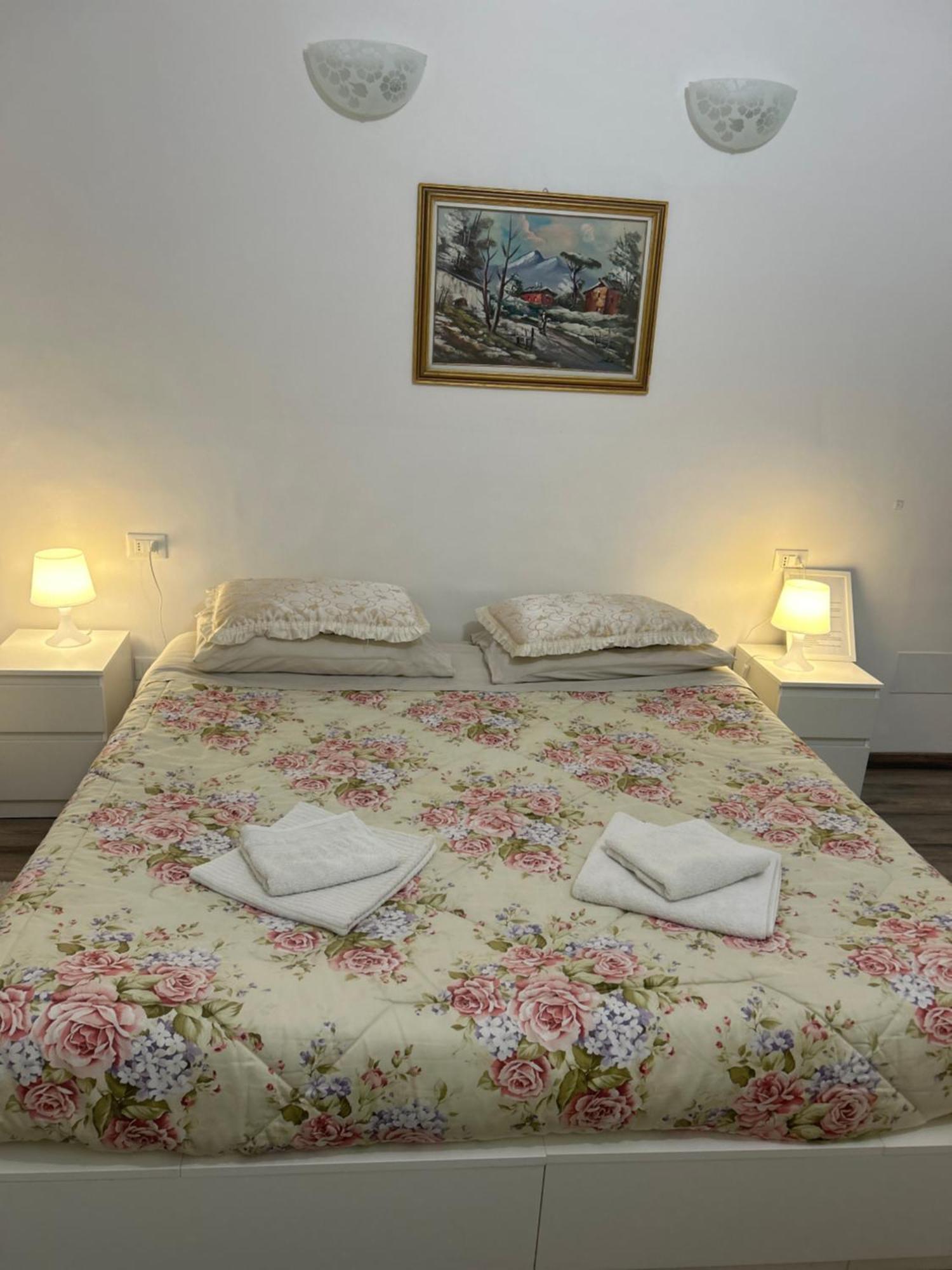 Отель Casa Viorica Анкона Экстерьер фото