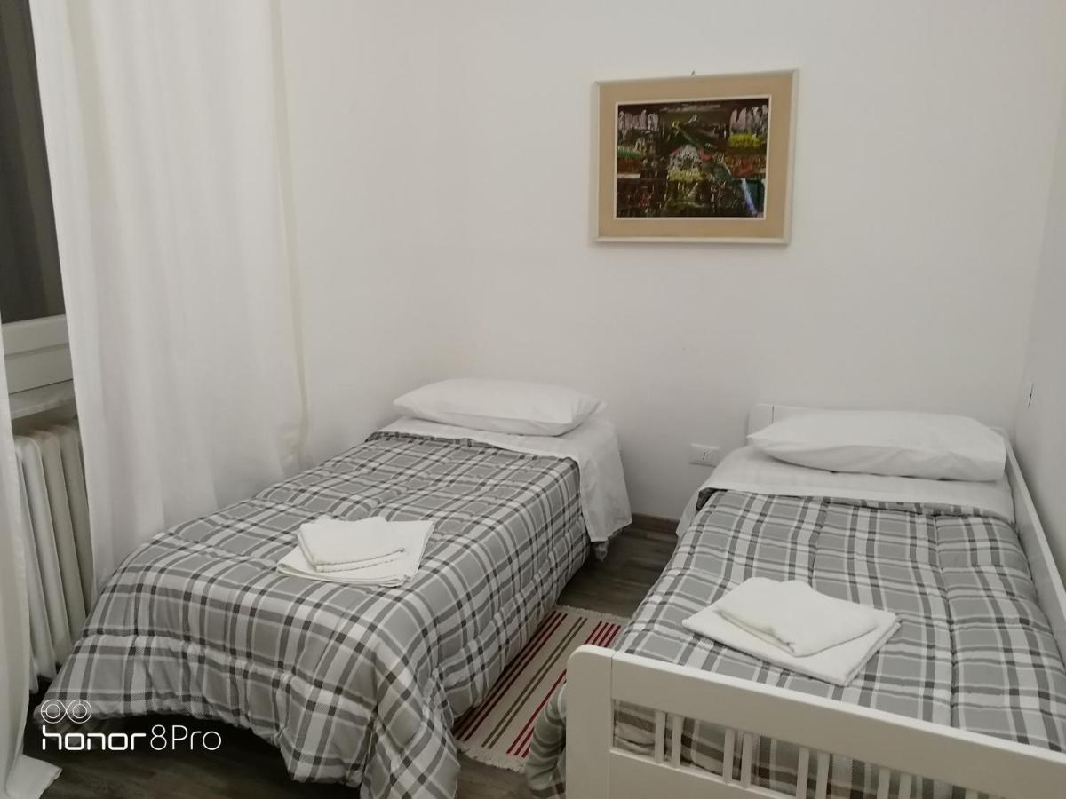 Отель Casa Viorica Анкона Экстерьер фото